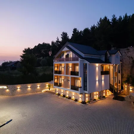 Forest Park - Nature And Calm At Kruja's Gate Szálloda 4*