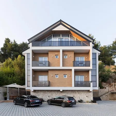 Forest Park - Nature And Calm At Kruja's Gate Szálloda 4*