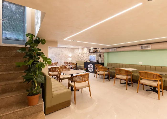 Forest Park - Nature And Calm At Kruja's Gate Hotel