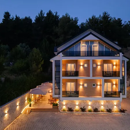 Forest Park - Nature And Calm At Kruja's Gate Hotel 4*