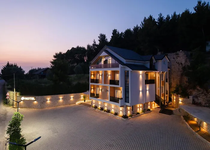 Forest Park - Nature And Calm At Kruja's Gate 酒店 4*