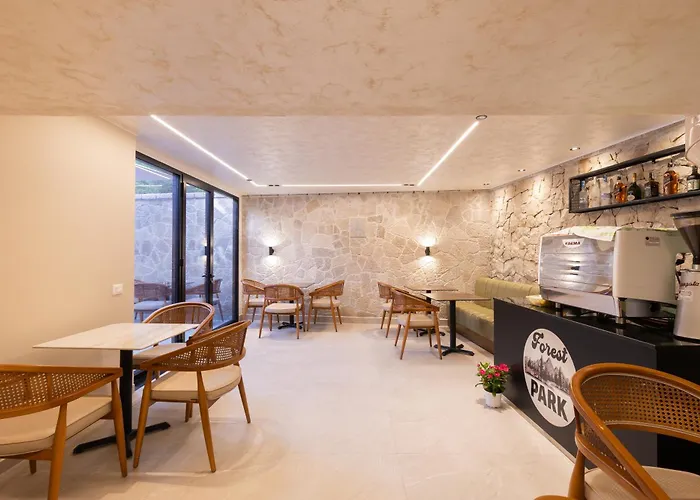 Forest Park - Nature And Calm At Kruja's Gate 酒店 4*