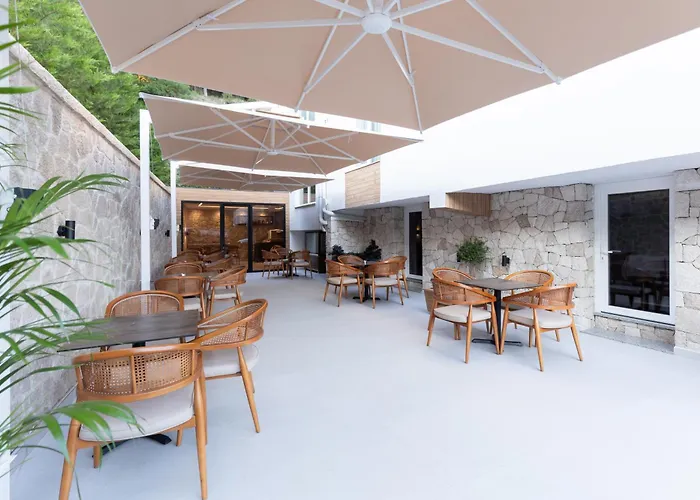 酒店 Forest Park - Nature And Calm At Kruja's Gate 4*